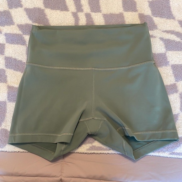 Wunder Train High Rise Short 4” - Picture 2 of 5